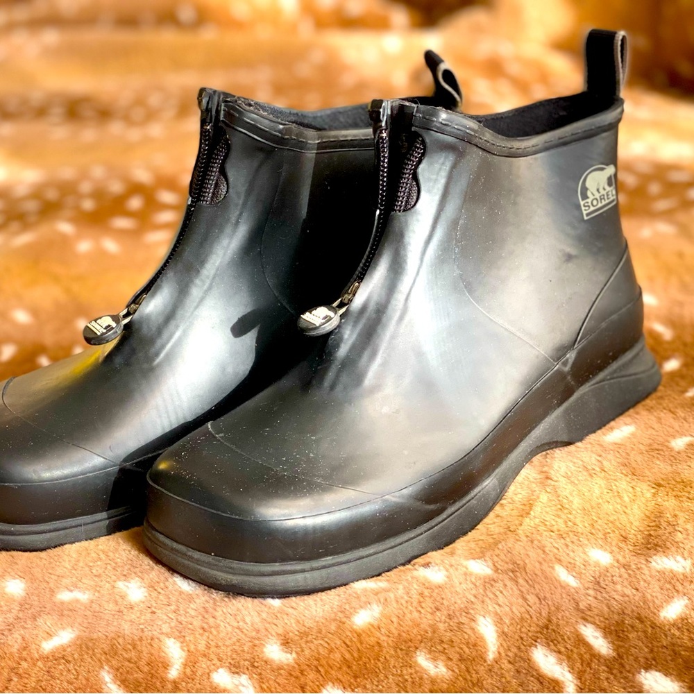 Sorel Chelsea rubber rain boots